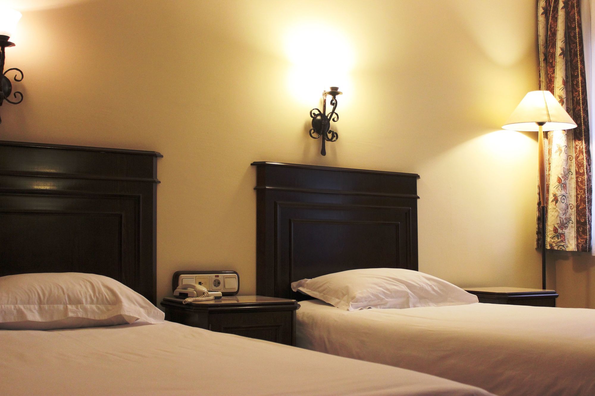 Montania Town Hotel มูดานยา ภายนอก รูปภาพ